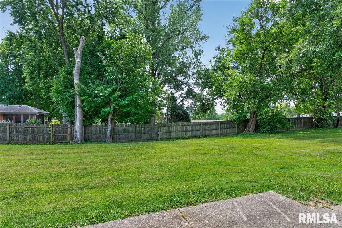 8 Sundowner Lane, Unit 8 Springfield, IL 62711 - Photo 19 of 23