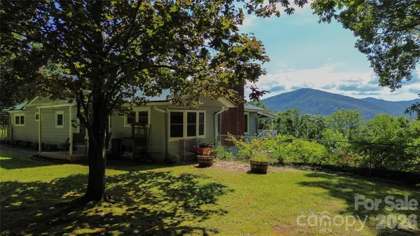 $250,000 | 454 Hummingbird Lane, Franklin, NC 28734