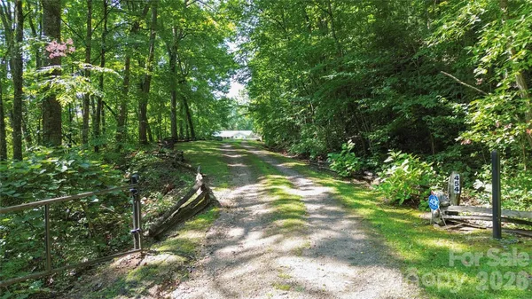 $250,000 | 454 Hummingbird Lane, Franklin, NC 28734