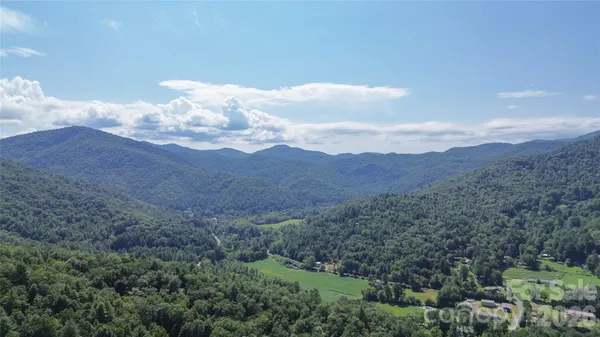 $250,000 | 454 Hummingbird Lane, Franklin, NC 28734