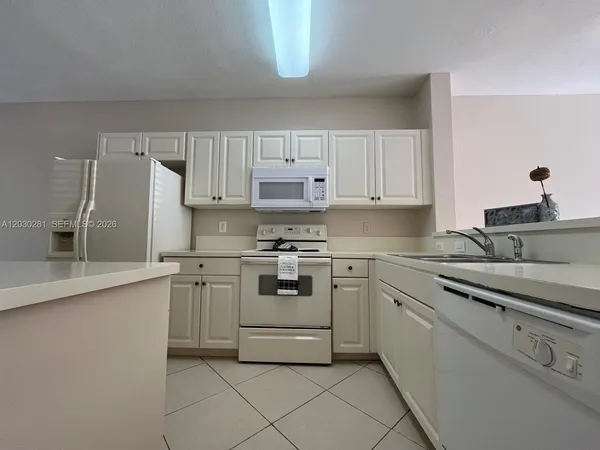 $2,000 | 1932 Alamanda Way, Unit 1932, Riviera Beach, FL 33404