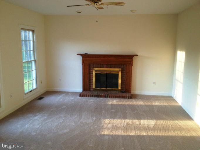 19830 Falling Spring Court Gaithersburg, MD 20882 - Photo 10 of 14 Family Room