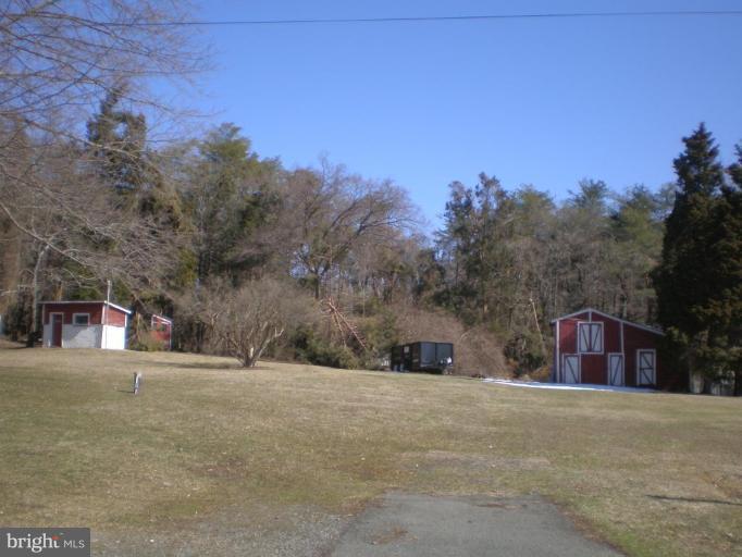 6619 Cedar Spring Road Centreville, VA 20121 - Photo 6 of 6 Barn