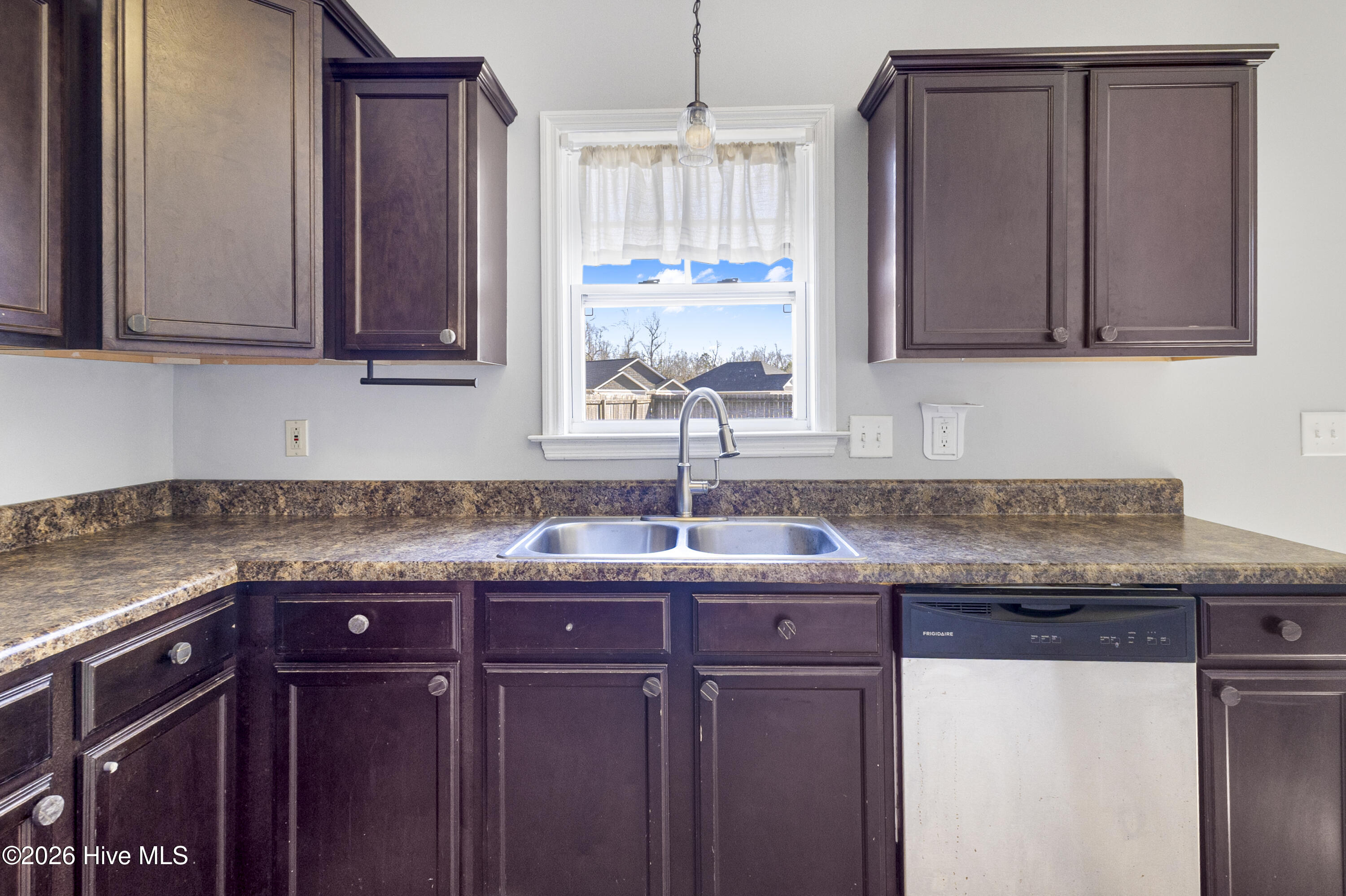 501 New Hanover Trail Jacksonville, NC 28546 - Photo 8 of 39 IMG_2928