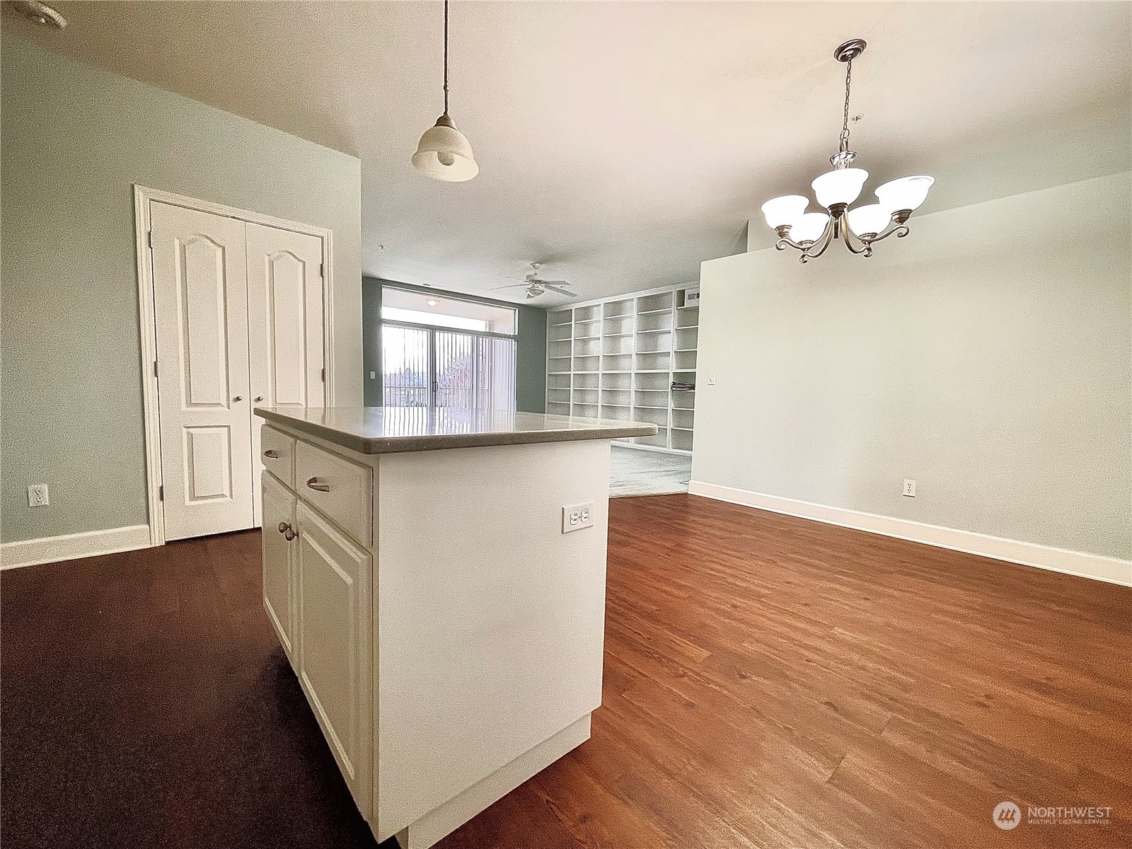 1548 River Road, Unit 208 Longview, WA 98632 - Photo 4 of 12 Gallery Image 4