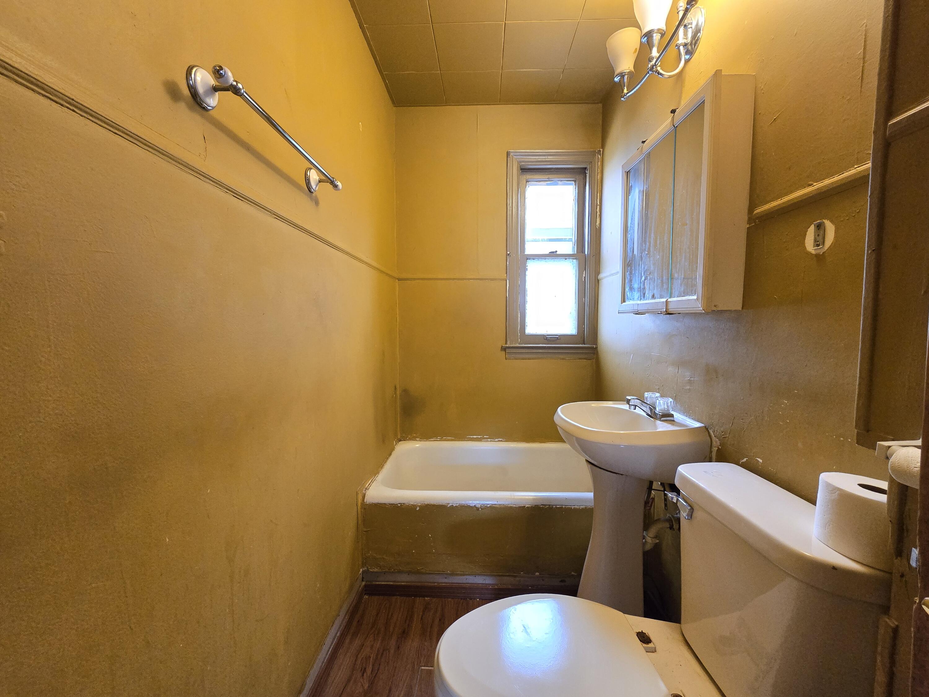 1929 North 18th Street Milwaukee, WI 53205 - Photo 11 of 40 Lower Bathroom