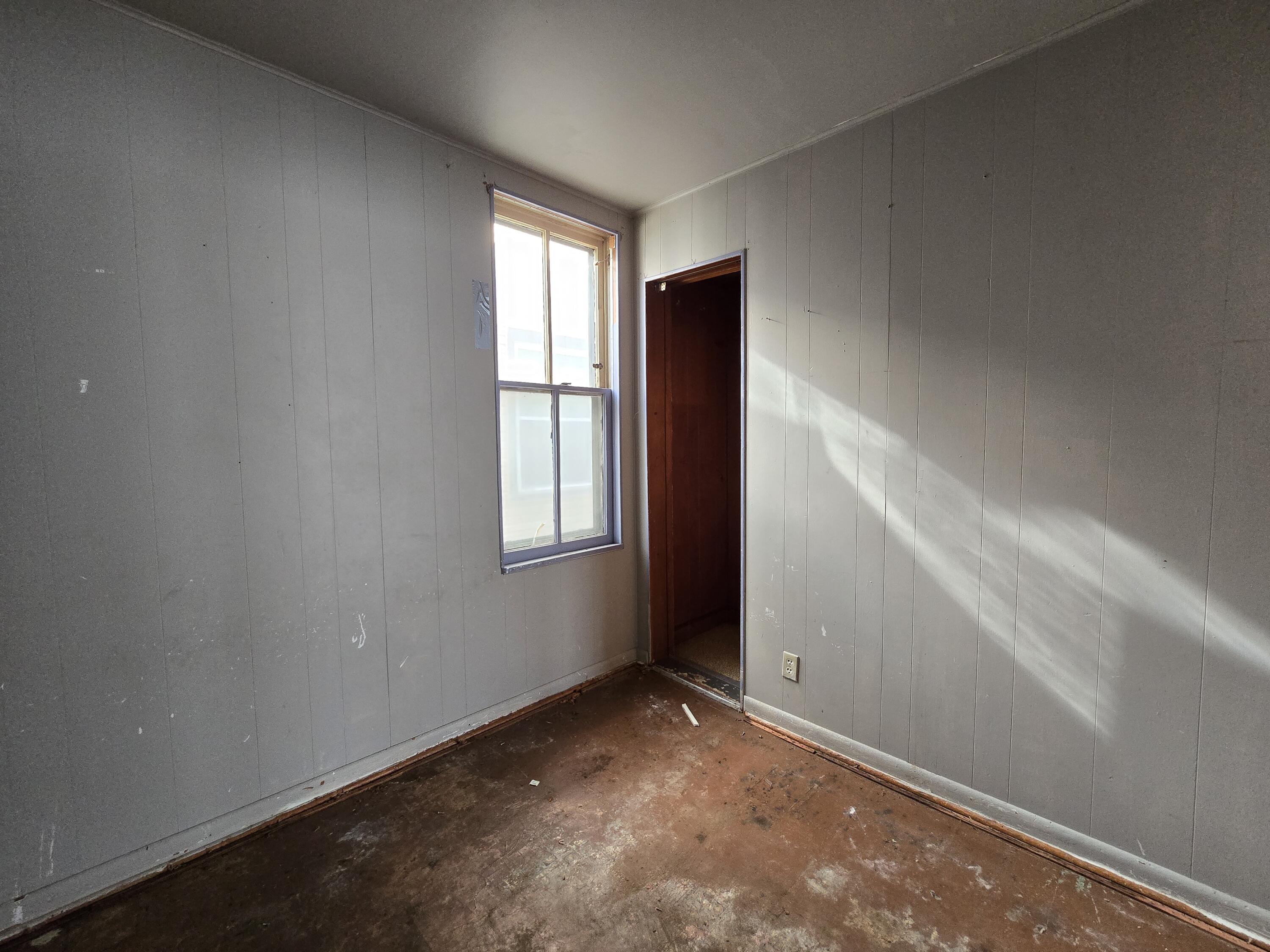 1929 North 18th Street Milwaukee, WI 53205 - Photo 15 of 40 Lower Bedroom 2