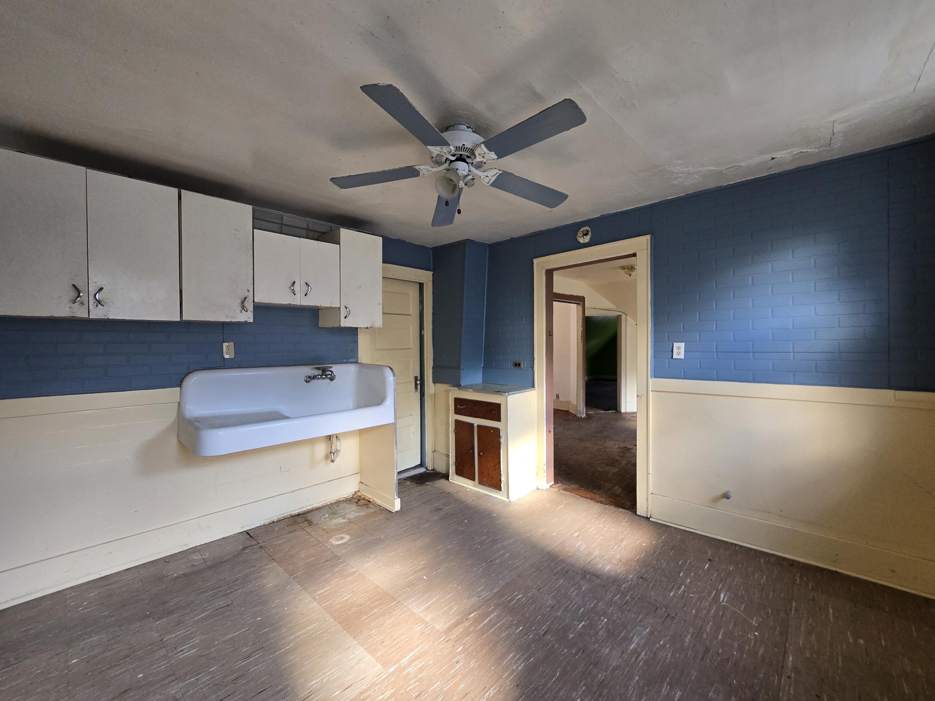 1929 North 18th Street Milwaukee, WI 53205 - Photo 17 of 40 Upper Kitchen