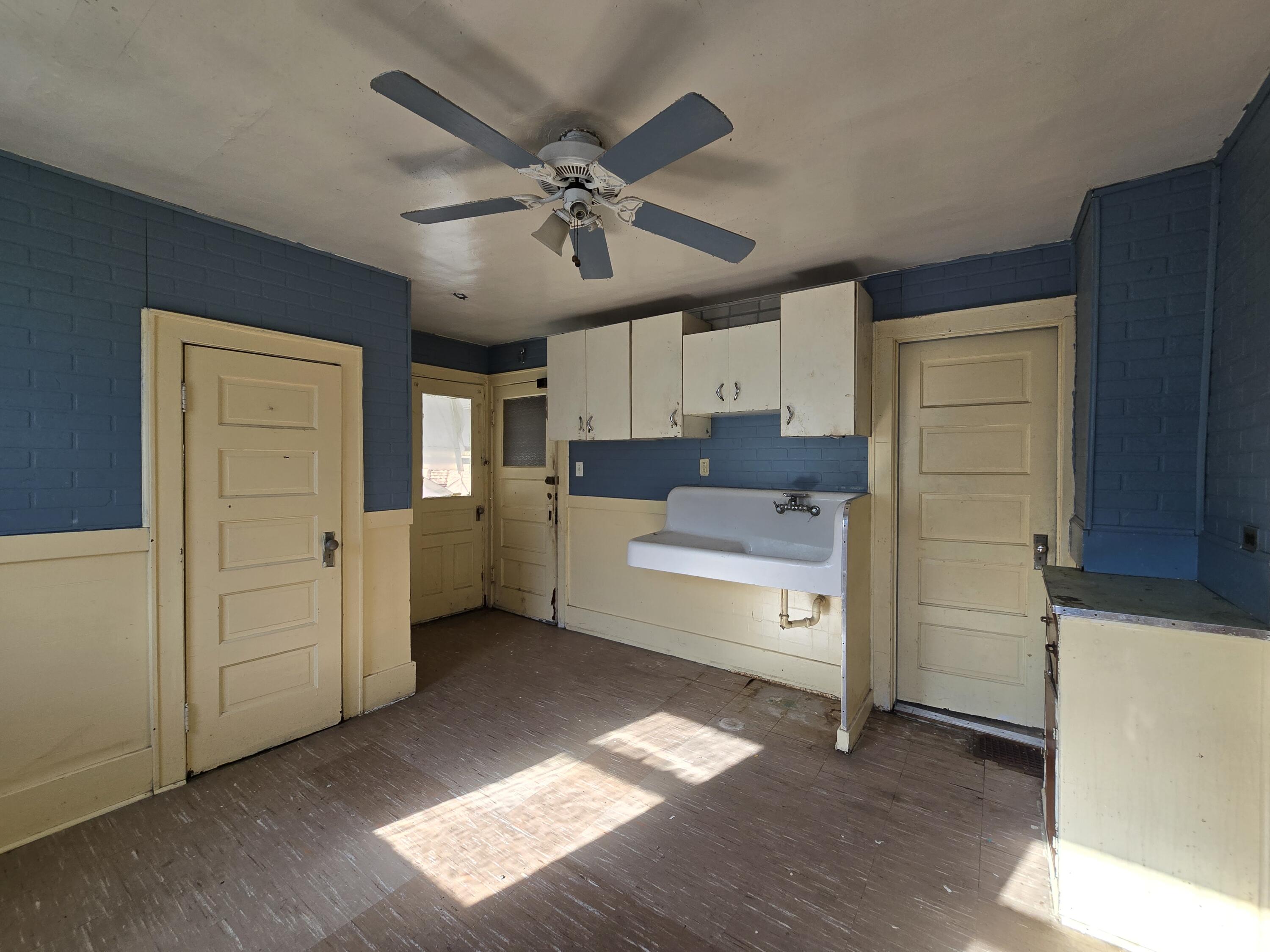 1929 North 18th Street Milwaukee, WI 53205 - Photo 19 of 40 Upper Kitchen