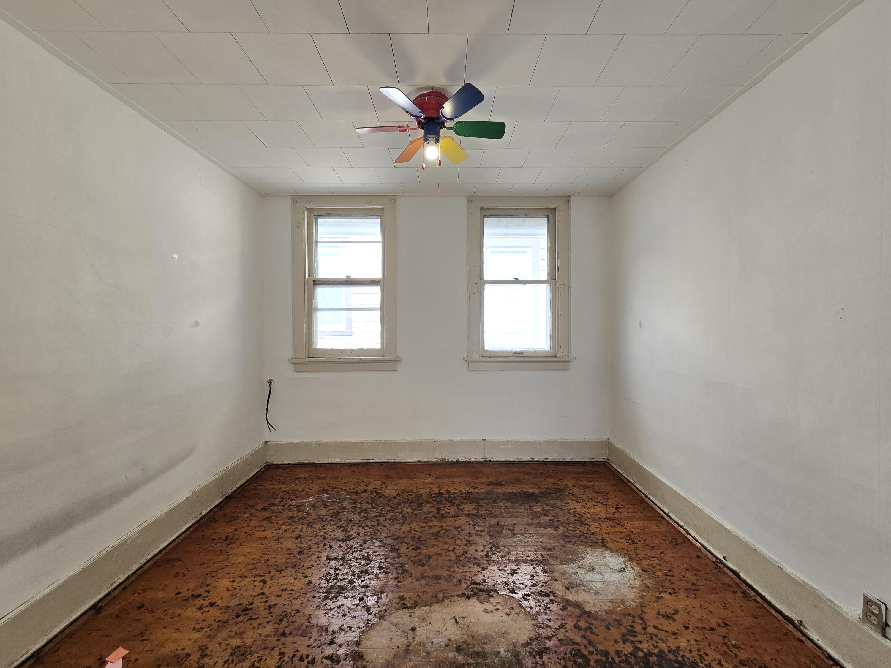 1929 North 18th Street Milwaukee, WI 53205 - Photo 20 of 40 Upper Dining Room