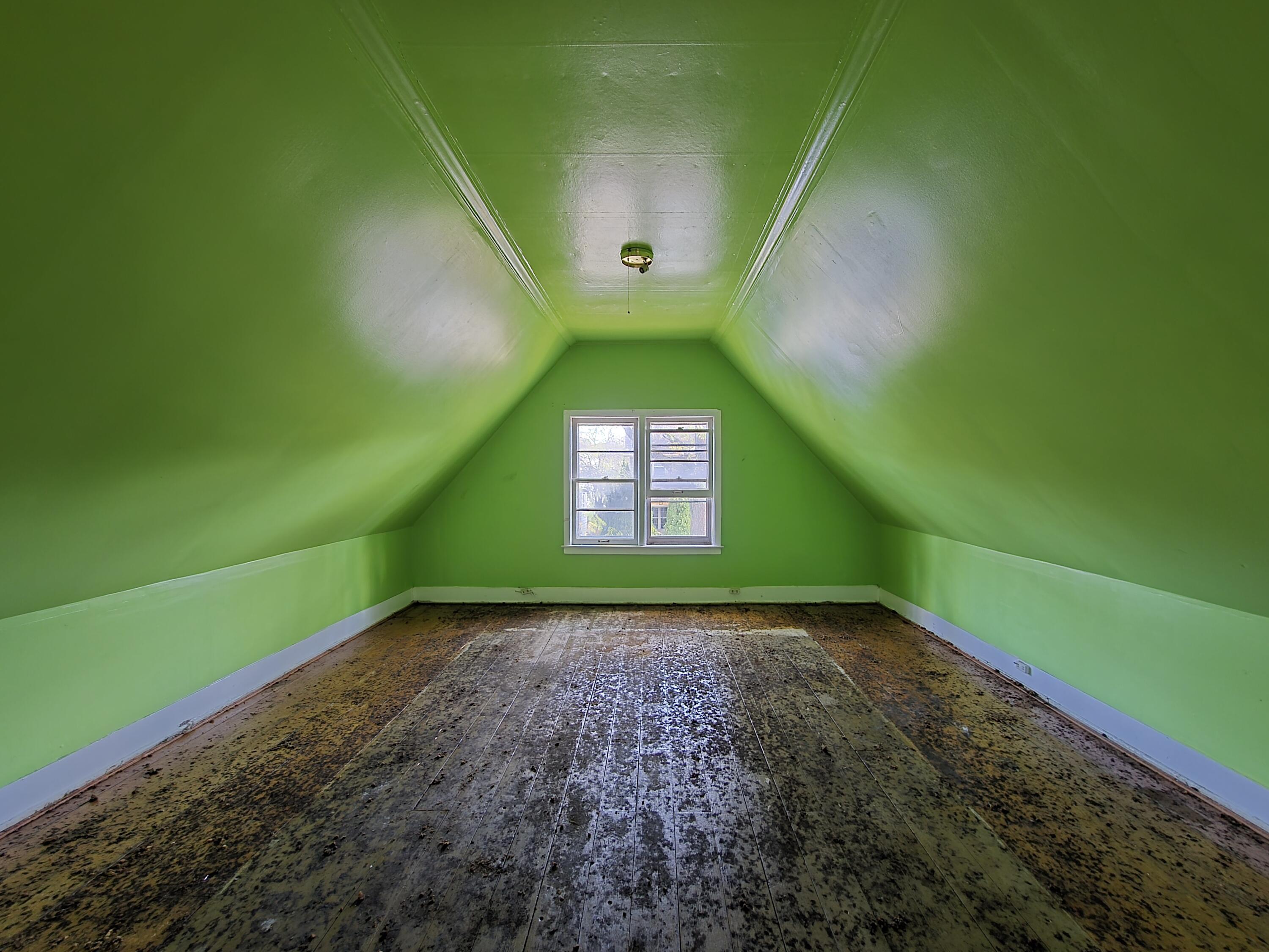 1929 North 18th Street Milwaukee, WI 53205 - Photo 27 of 40 Upper Bedroom