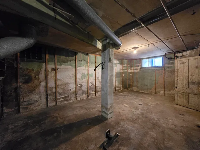 $84,900 | 1929 North 18th Street, Milwaukee, WI 53205