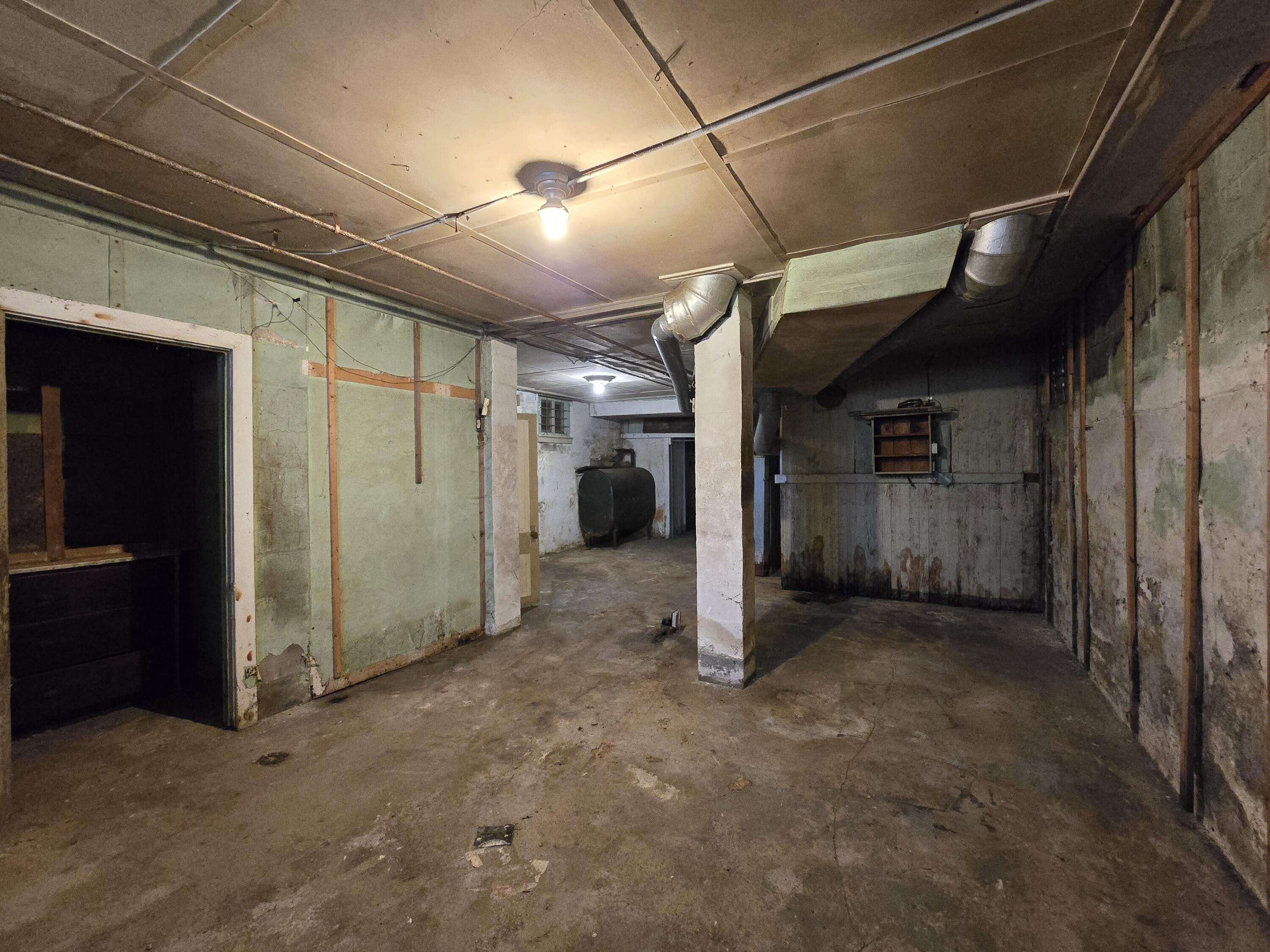 1929 North 18th Street Milwaukee, WI 53205 - Photo 31 of 40 Basement