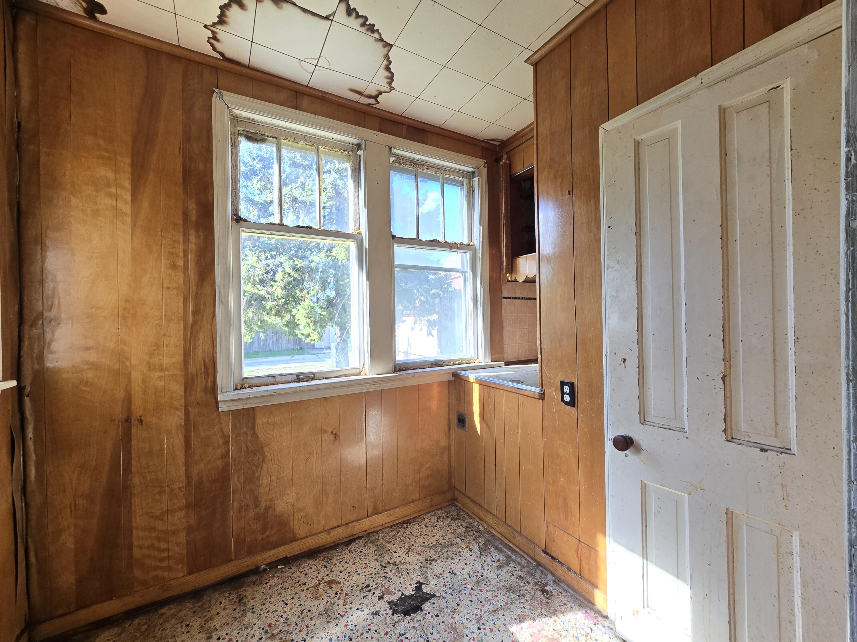 1929 North 18th Street Milwaukee, WI 53205 - Photo 37 of 40 Lower Back Porch
