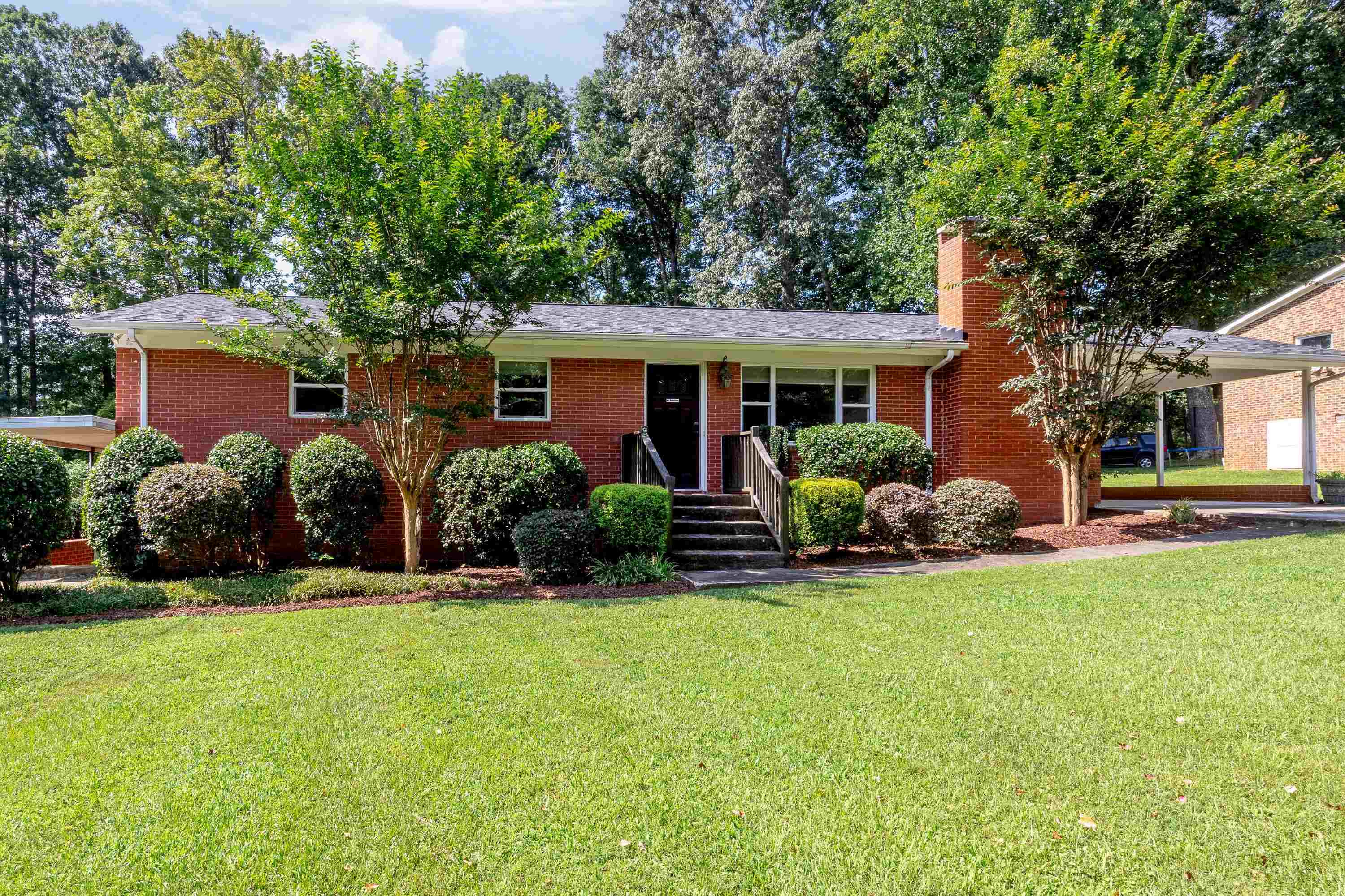 3521 Lynn Road Raleigh, NC 27613 - Photo 2 of 35 3521 Lynn Rd