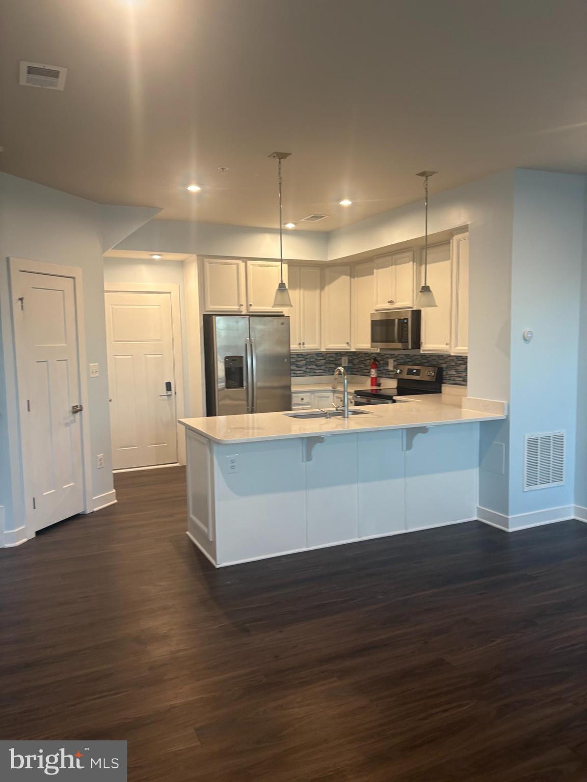 10050 American Pharoah Ln. Lane, Unit A Laurel, MD 20723 - Photo 3 of 11 Kitchen