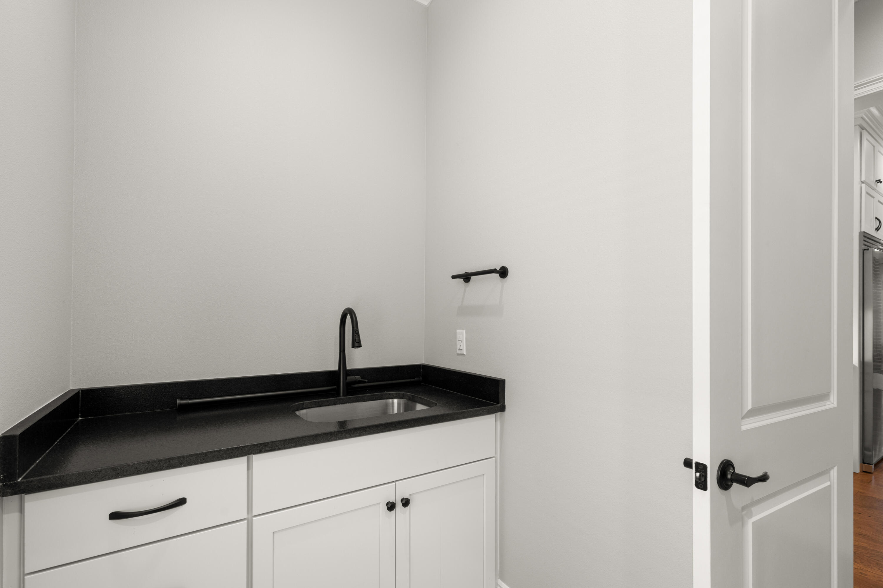 236 Revana Way Freeport, FL 32439 - Photo 51 of 96 Laundry Room w/ Utility Sink