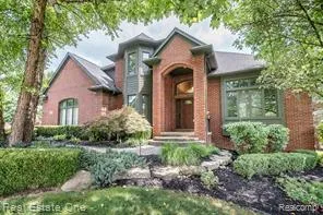 $775,000 | 4488 Philip Lane, Commerce Township, MI 48382