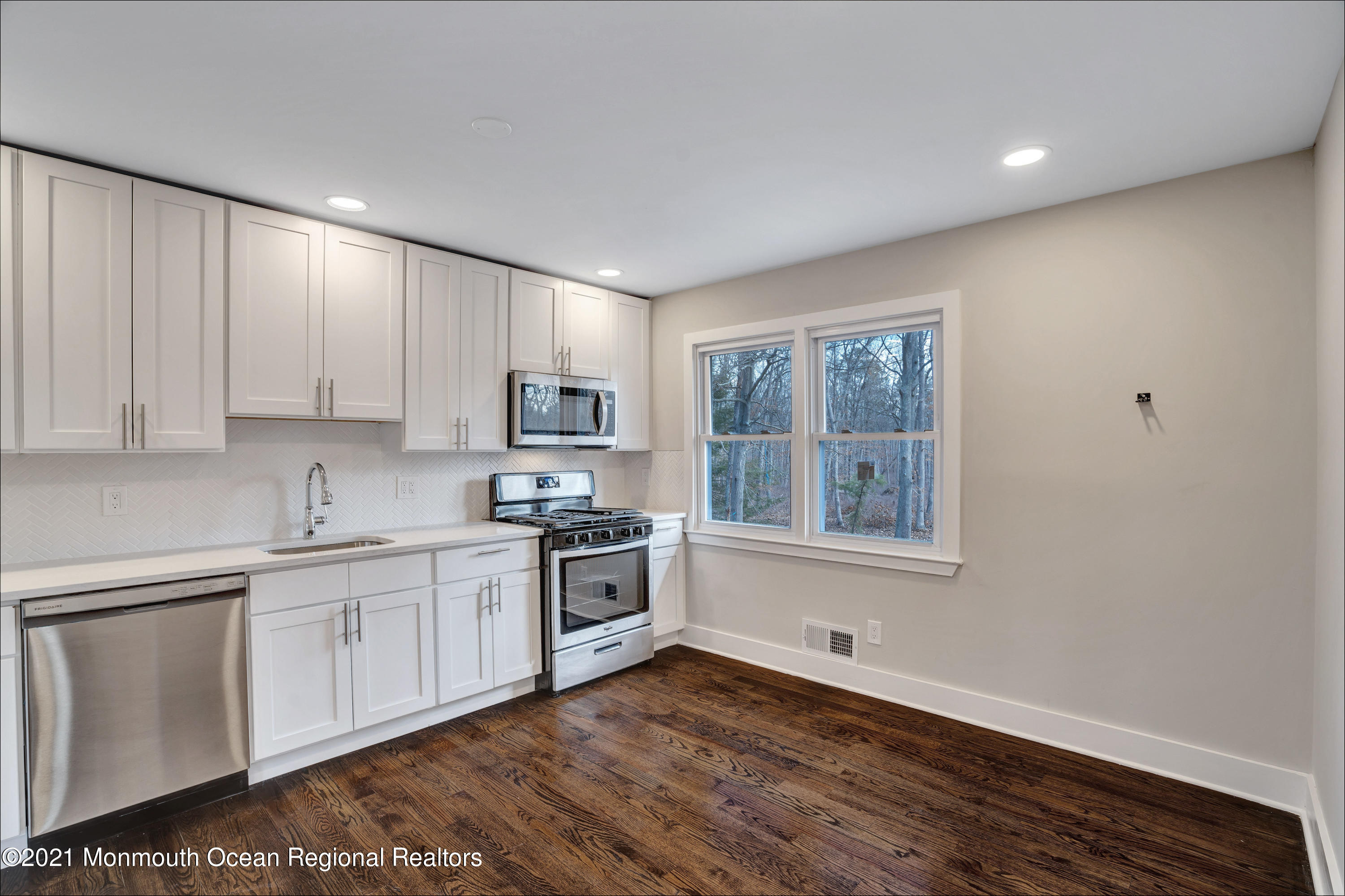 49 Butterfly Road Jackson, NJ 08527 - Photo 10 of 28 017_dsc07481