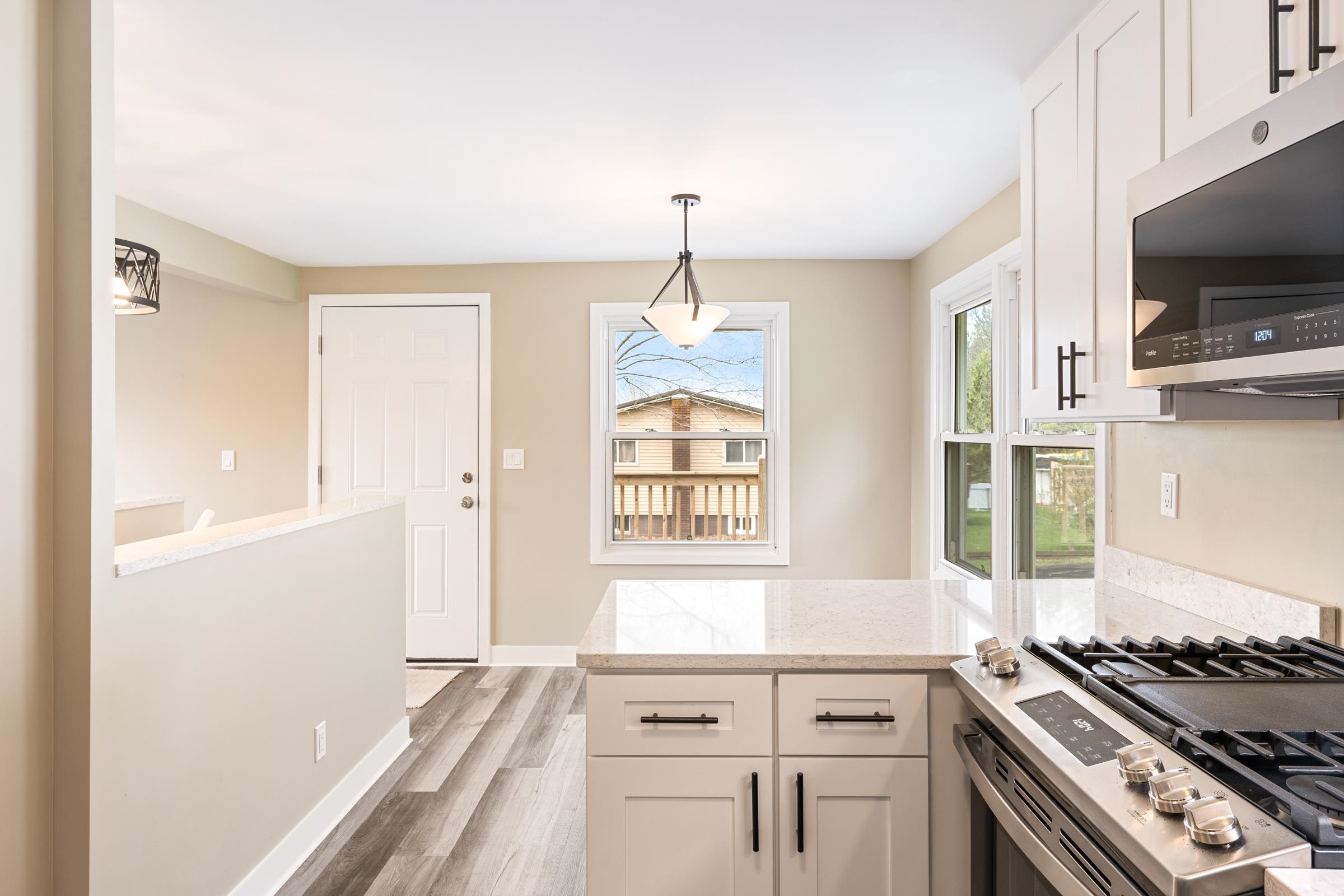 W2252 Spring Lake Road Markesan, WI 53946 - Photo 6 of 65