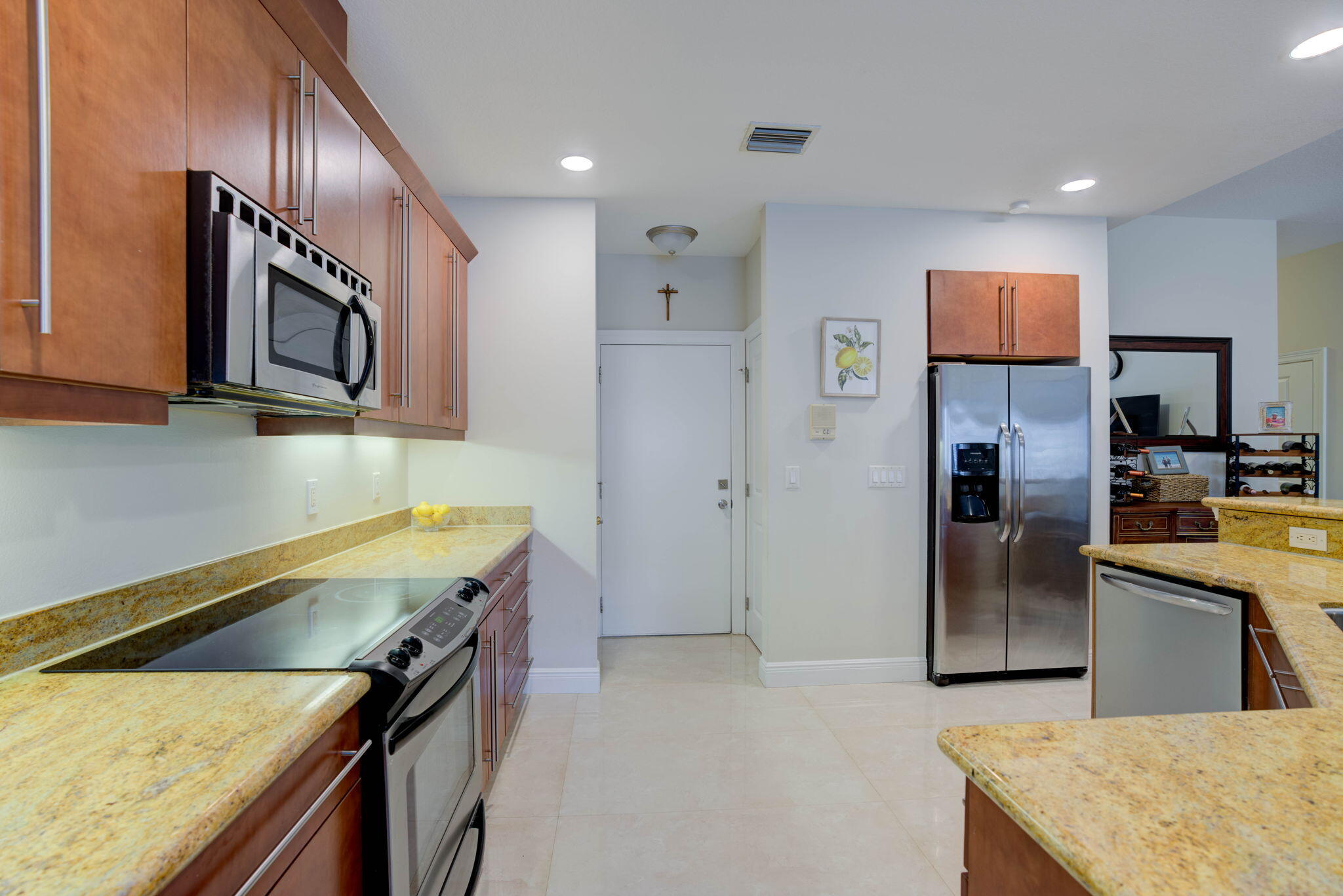 816 Prosperity Farms Road, Unit 5 North Palm Beach, FL 33408 - Photo 3 of 38 23-web-or-mls-_MLP0457_58_59_60_61