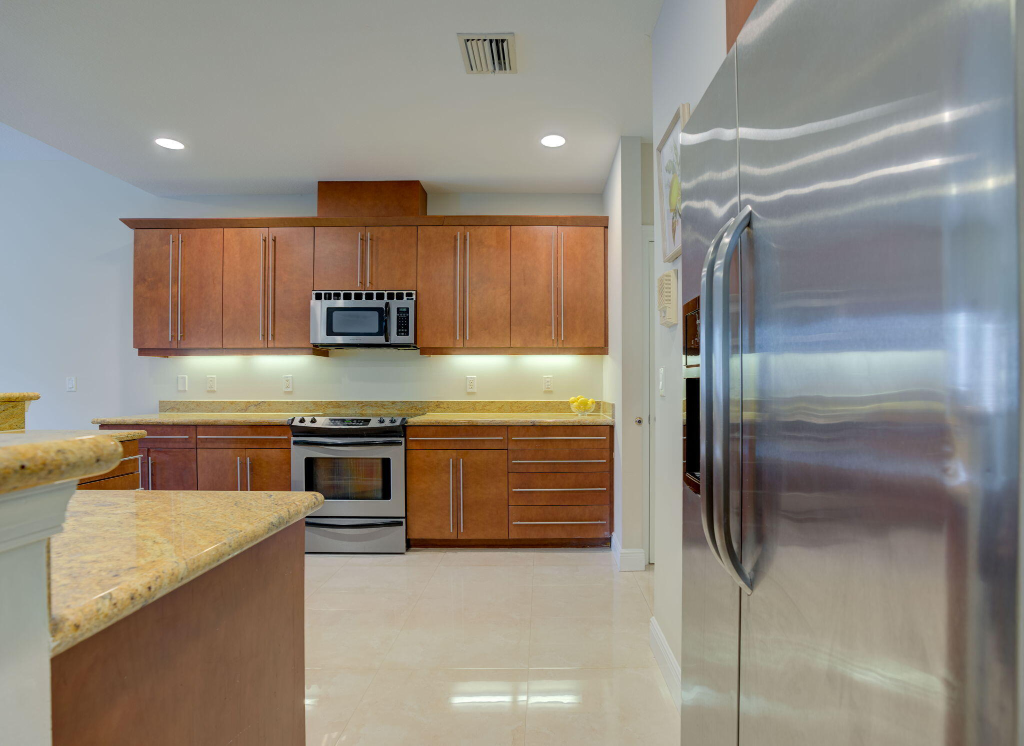 816 Prosperity Farms Road, Unit 5 North Palm Beach, FL 33408 - Photo 7 of 38 27-web-or-mls-_MLP0477_78_79_80_81