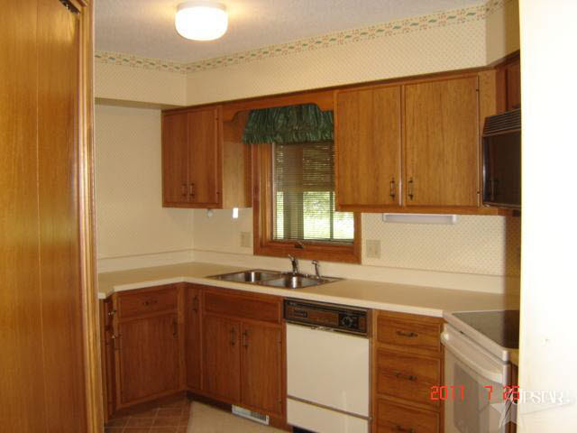 2712 Ridge Valley Drive Fort Wayne, IN 46804 - Photo 3 of 22 Gallery Image 3