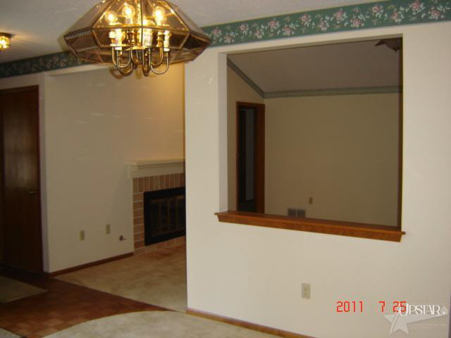 2712 Ridge Valley Drive Fort Wayne, IN 46804 - Photo 4 of 22 Gallery Image 4