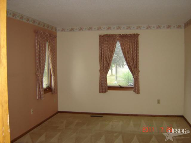 2712 Ridge Valley Drive Fort Wayne, IN 46804 - Photo 9 of 22 Gallery Image 9