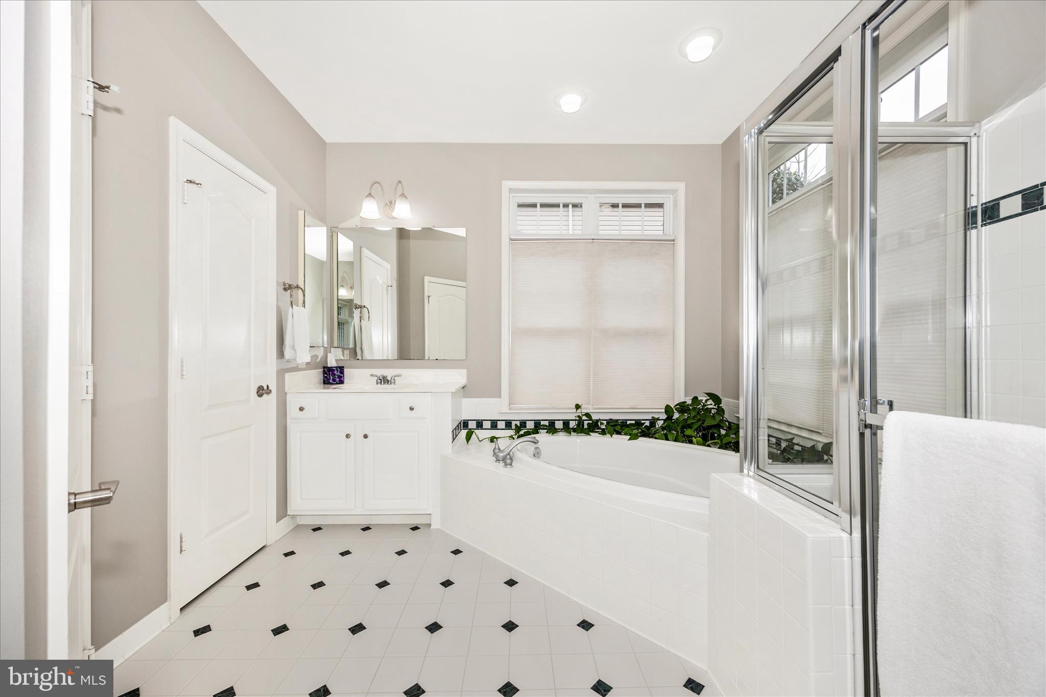 2666 Brook Valley Road Frederick, MD 21701 - Photo 26 of 66 Primary Bathroom