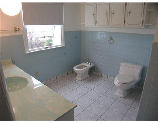 531 Ridgeview Road Mount Pleasant, PA 15666 - Photo 12 of 18 Master Bath/Spa.