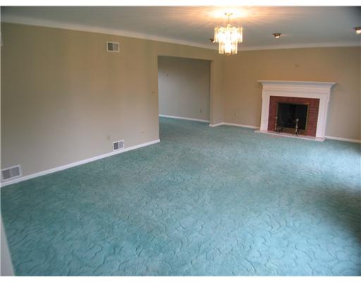 531 Ridgeview Road Mount Pleasant, PA 15666 - Photo 3 of 18 Living Room.