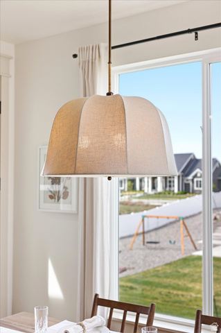 283 North 500 West Mapleton, UT 84664 - Photo 23 of 102 Detailed view of luxury light.