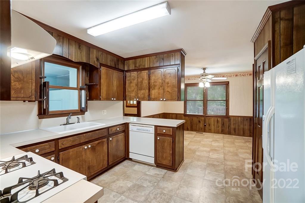 1226 Hawthorne Road Lancaster, SC 29720 - Photo 9 of 44 Gallery Image 9