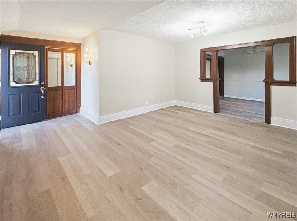 991 Mineral Springs Road West Seneca, NY 14224 - Photo 4 of 37