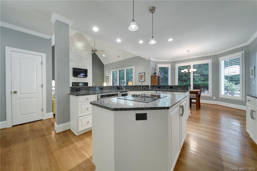 2 Catawba Ridge Road Lake Wylie, SC 29710 - Photo 11 of 38