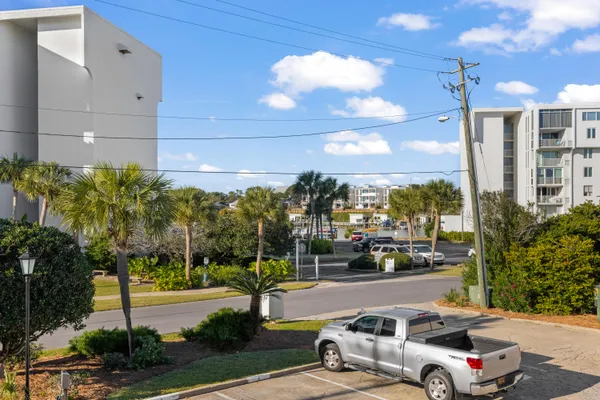 $2,800 | 22 Moreno Point Road, Unit 3, Destin, FL 32541