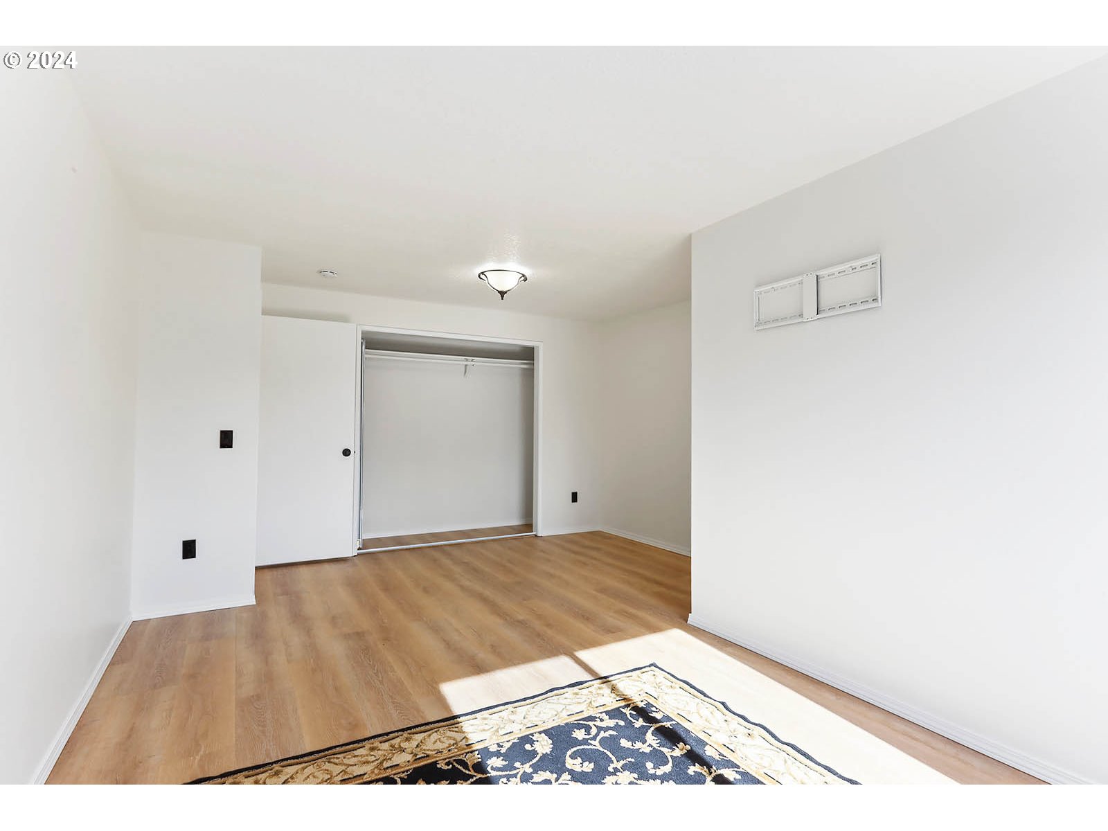 1710 B Street Hood River, OR 97031 - Photo 21 of 42 a view of an empty room