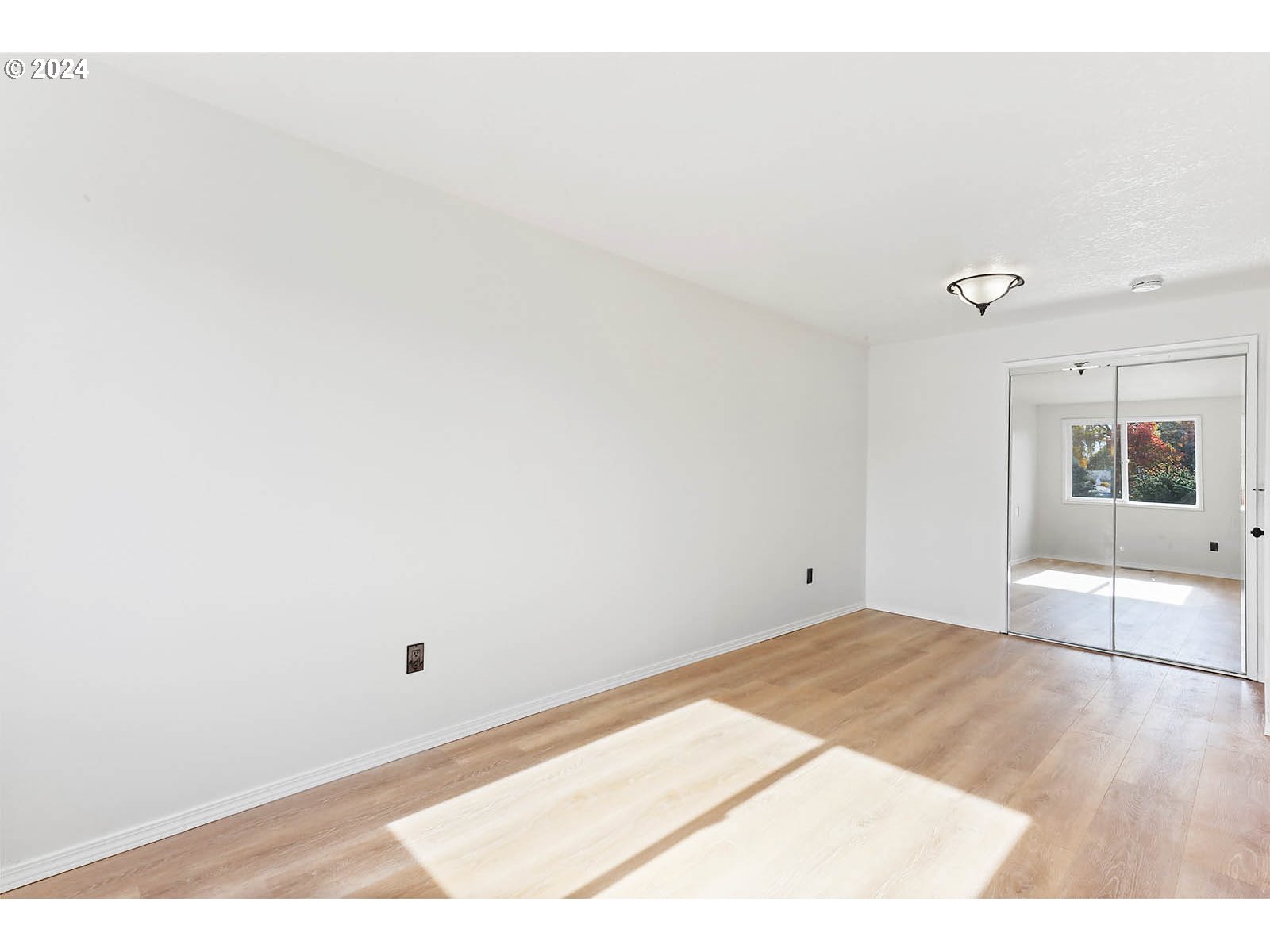 1710 B Street Hood River, OR 97031 - Photo 22 of 42 a view of an empty room
