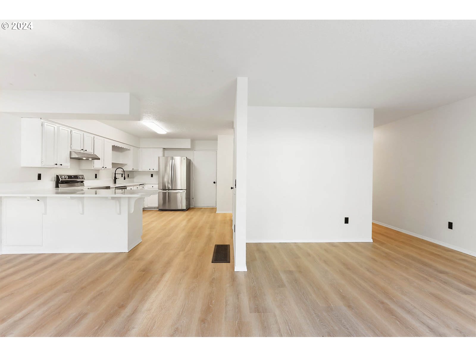 1710 B Street Hood River, OR 97031 - Photo 30 of 42 a view of kitchen with wooden floor