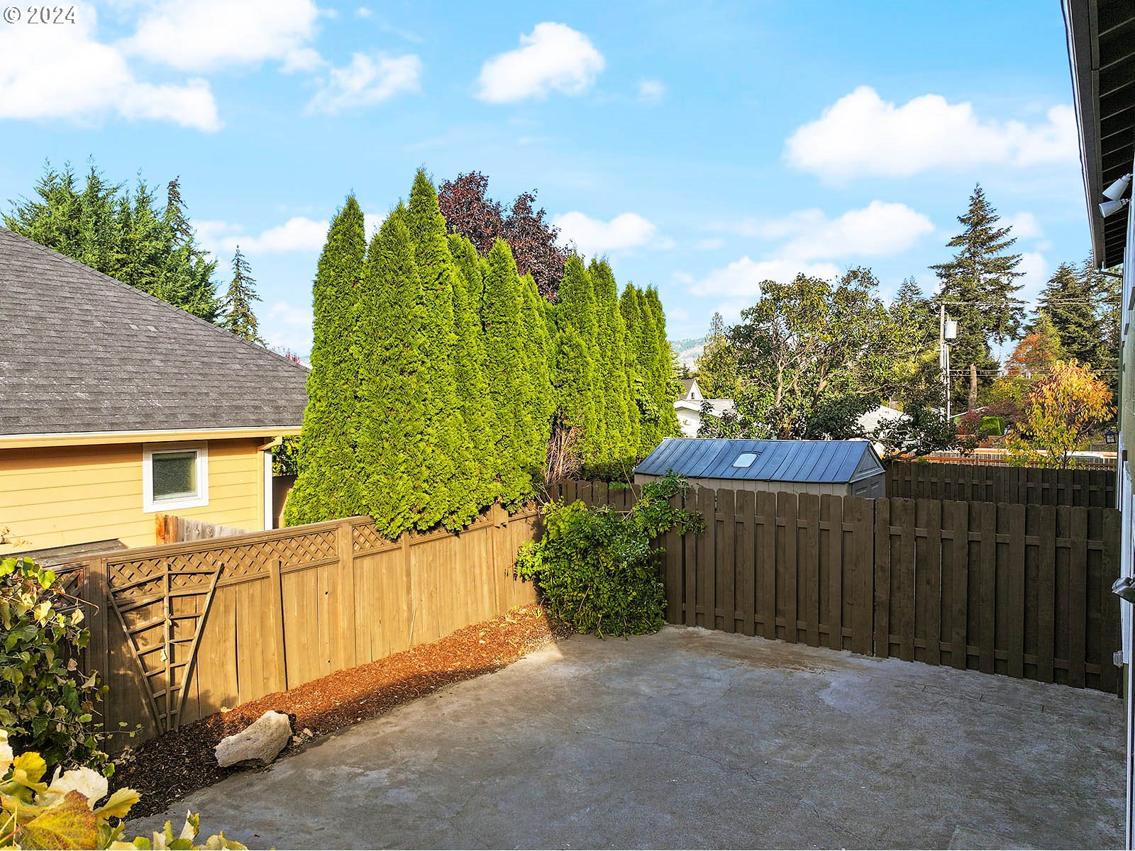 1710 B Street Hood River, OR 97031 - Photo 36 of 42 a view of a backyard