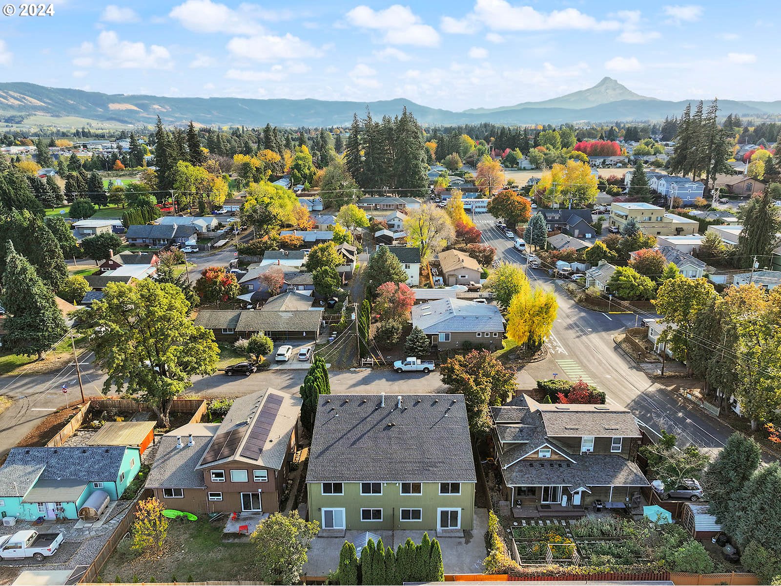 1710 B Street Hood River, OR 97031 - Photo 39 of 42 an aerial view of residential houses with outdoor space
