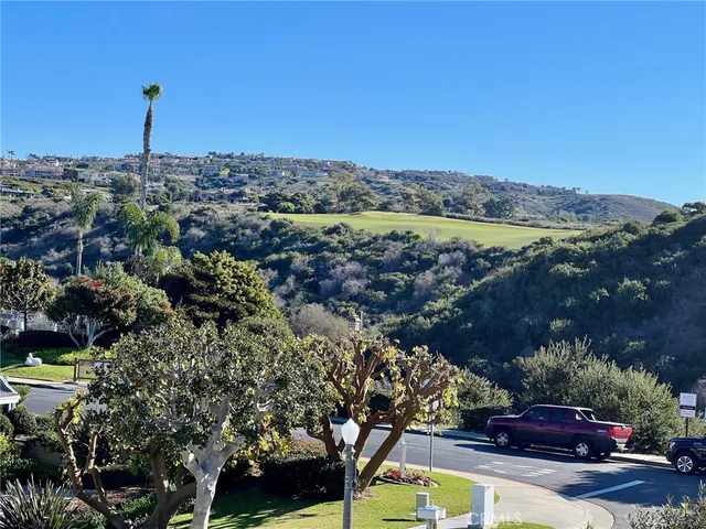 $2,750,000 | 720 1/2 Poinsettia Avenue, Corona del Mar, CA 92625