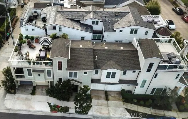 $2,750,000 | 720 1/2 Poinsettia Avenue, Corona del Mar, CA 92625