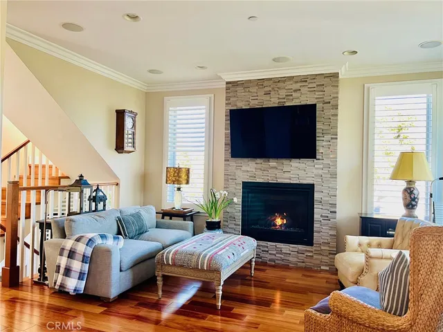 $2,750,000 | 720 1/2 Poinsettia Avenue, Corona del Mar, CA 92625