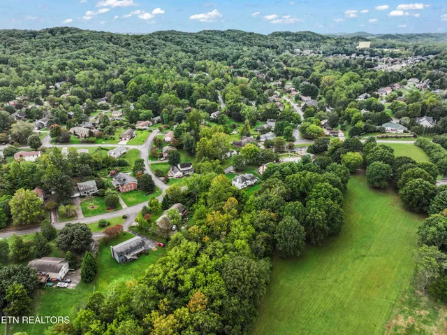 $995,000 | 108 Deerfield Lane, Oak Ridge, TN 37830