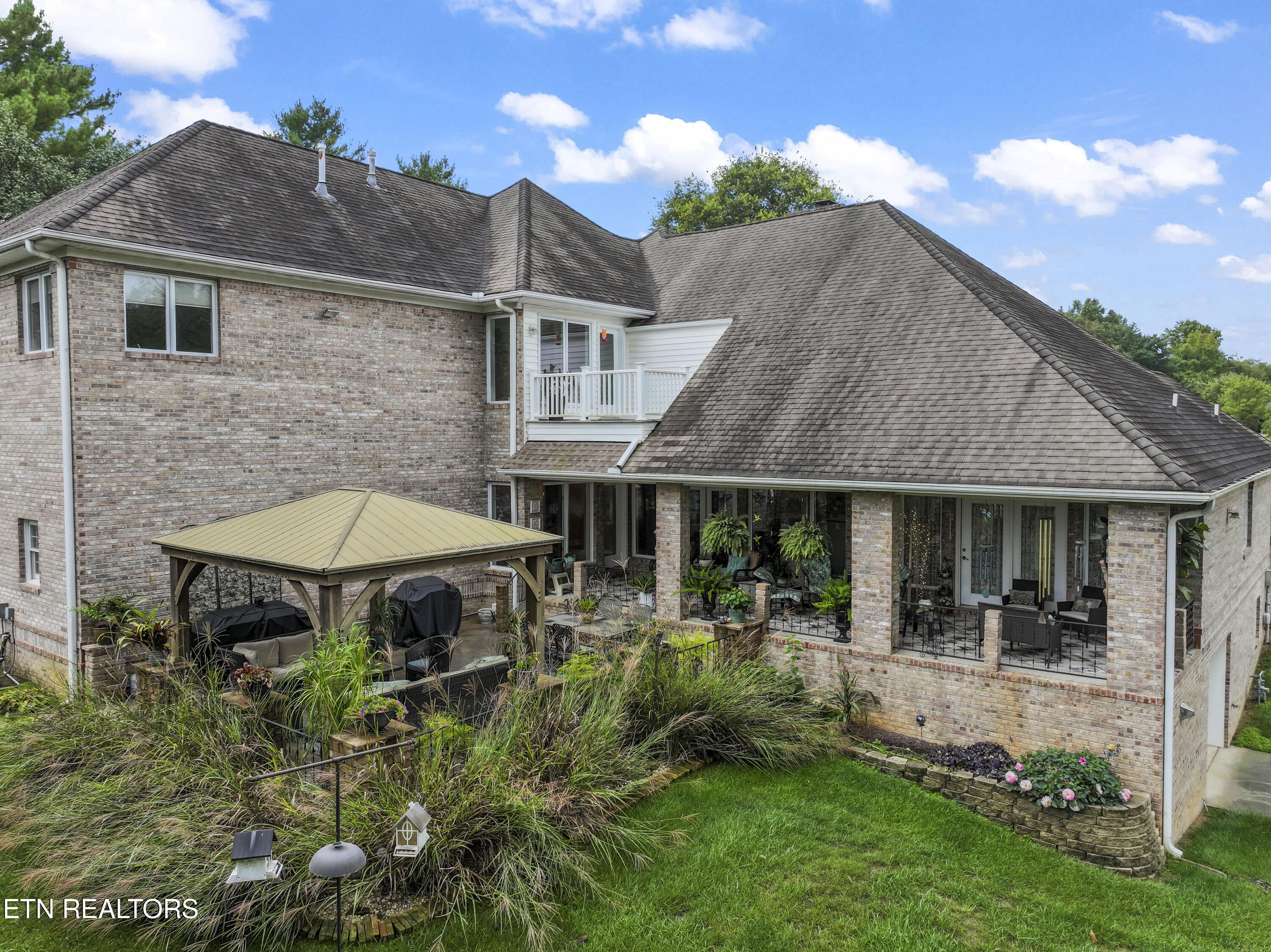 108 Deerfield Lane Oak Ridge, TN 37830 - Photo 9 of 35 photos_high_resolution_DJI_2025092523404