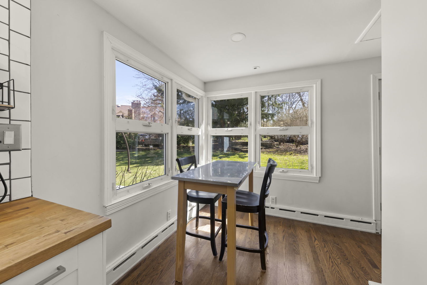 255 Crest Road Glen Ellyn, IL 60137 - Photo 11 of 28 Gallery Image 11