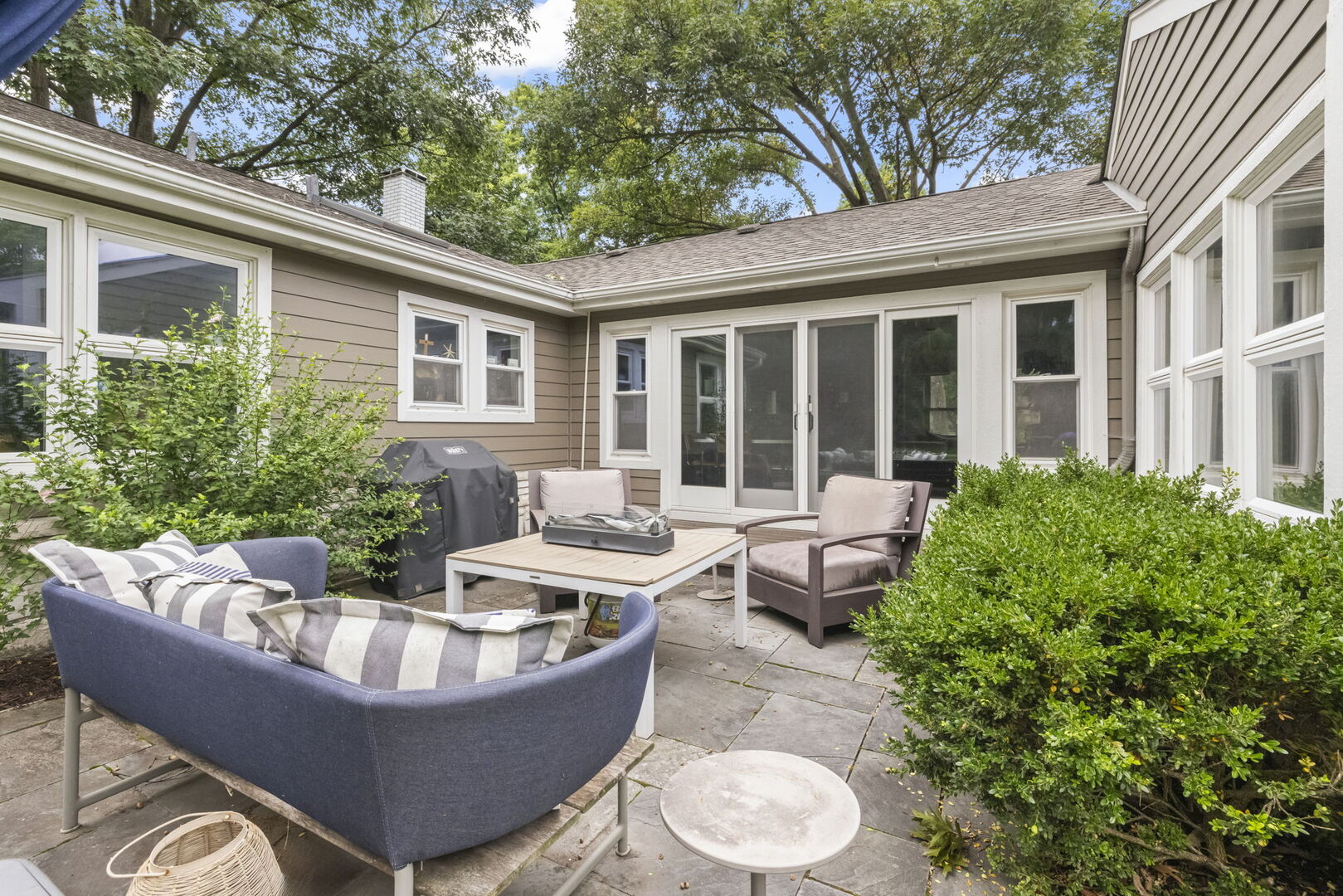 255 Crest Road Glen Ellyn, IL 60137 - Photo 23 of 28 Gallery Image 23