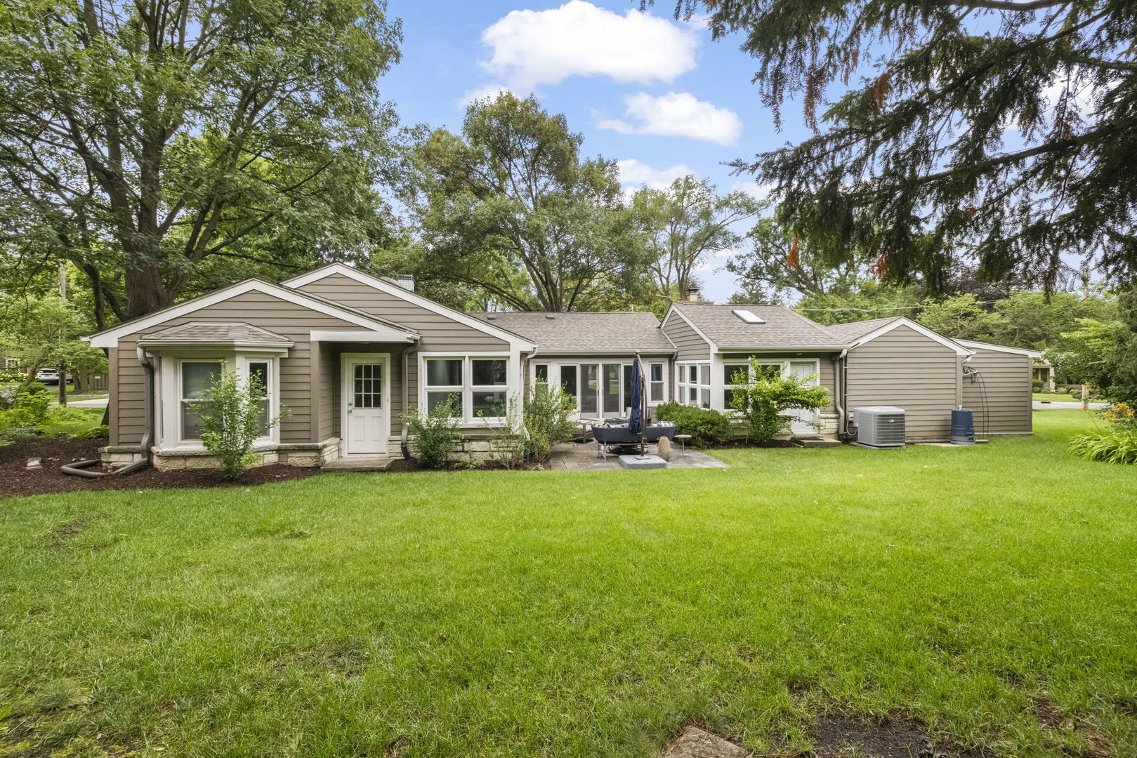 255 Crest Road Glen Ellyn, IL 60137 - Photo 25 of 28 Gallery Image 25